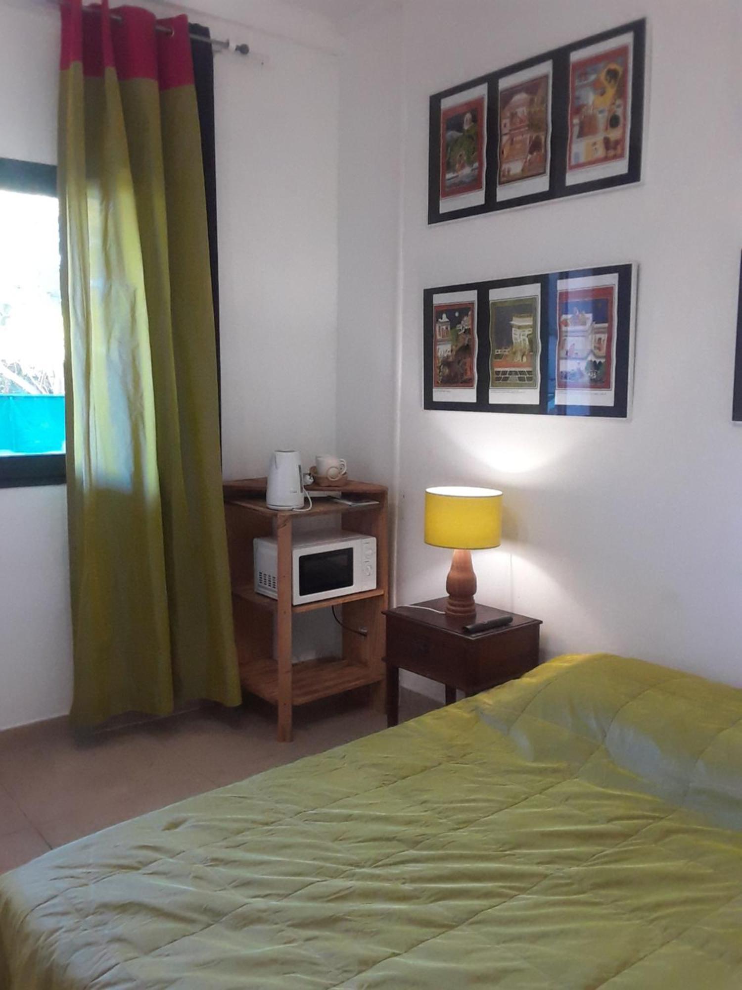Hotel Le Tulear - Aux 4 Coins Du Monde Saint Pierre Zimmer foto